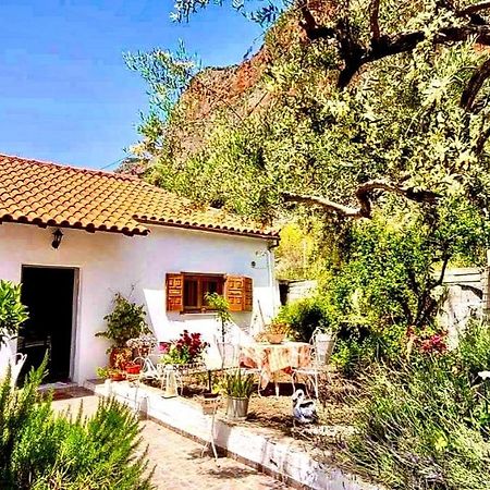 Kathy'S Rock House Villa Leonidio Exterior photo