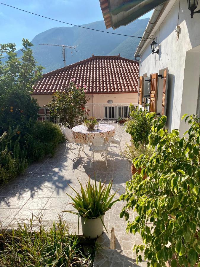 Kathy'S Rock House Villa Leonidio Exterior photo