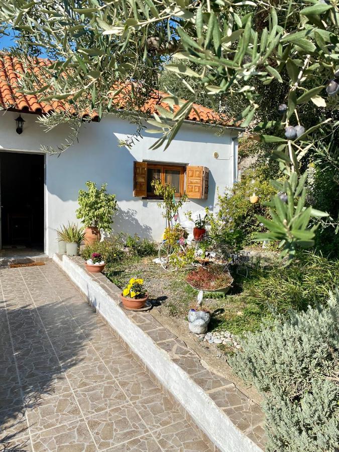 Kathy'S Rock House Villa Leonidio Exterior photo