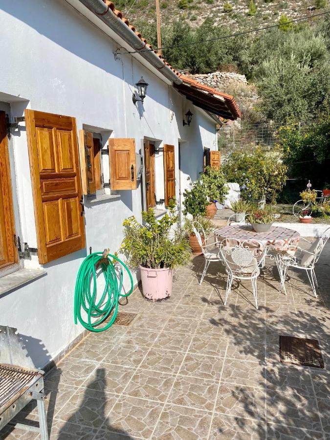 Kathy'S Rock House Villa Leonidio Exterior photo